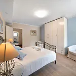 Luxury دومازو