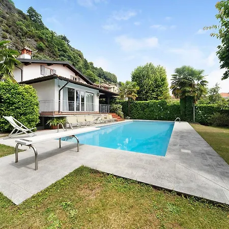 Luxury Villa *